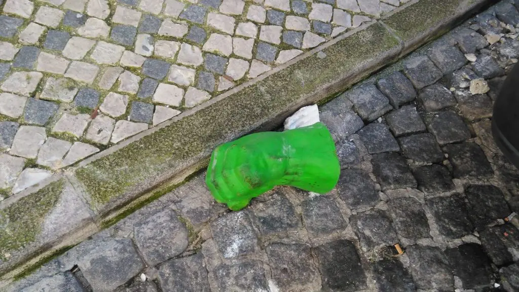 Alguém avise o Hulk, a mão que perdeu está na rua das Enfermeiras da Grande Guerra