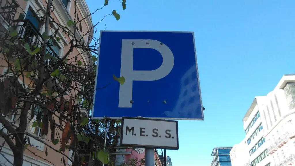 Estacionamento exclusivo para pessoas que não fazem mess