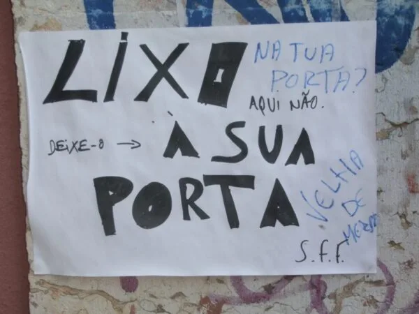 Quando o lixo dá mais que falar do que a telenovela