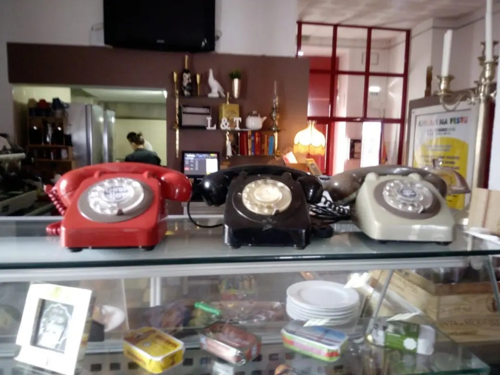 No Seixal encontrámos um estabelecimento que tinha 3 telefones
