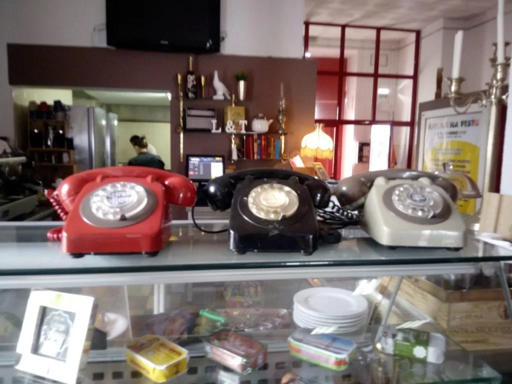 No Seixal encontrámos um estabelecimento que tinha 3 telefones