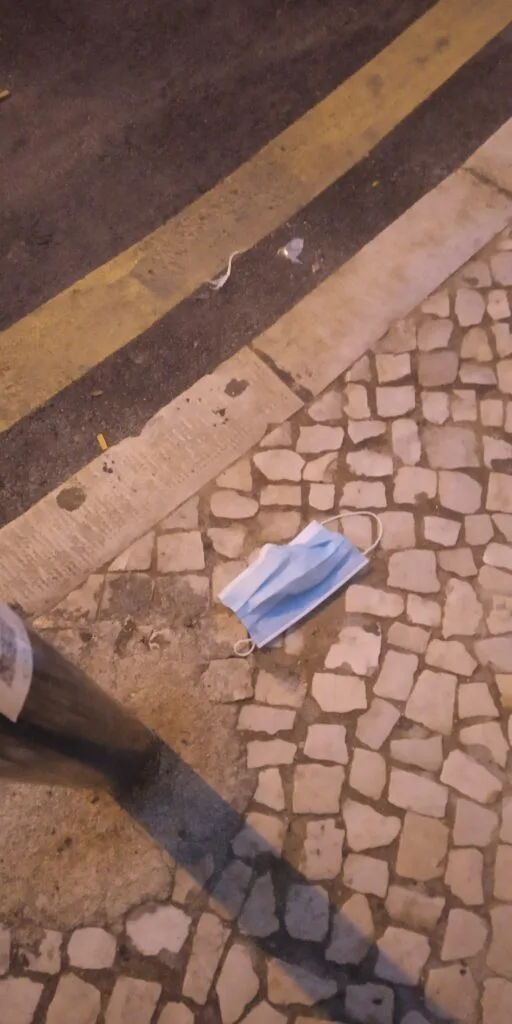 Máscara a ver se pode estacionar aqui