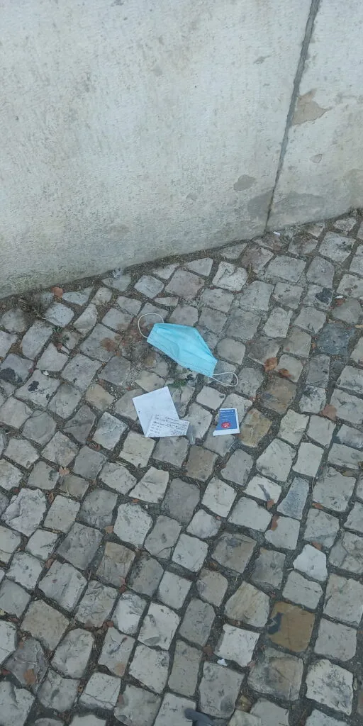 Máscara em conferência