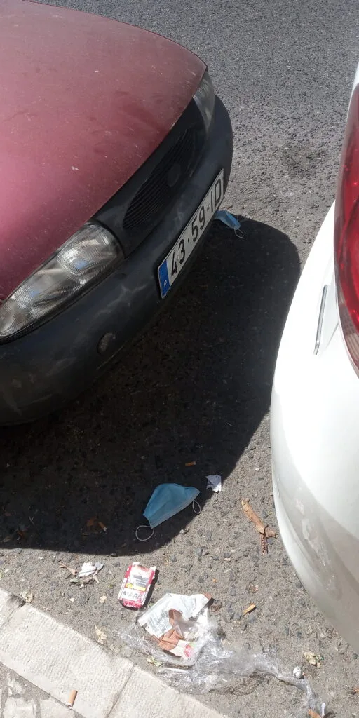 Máscara apertadinha