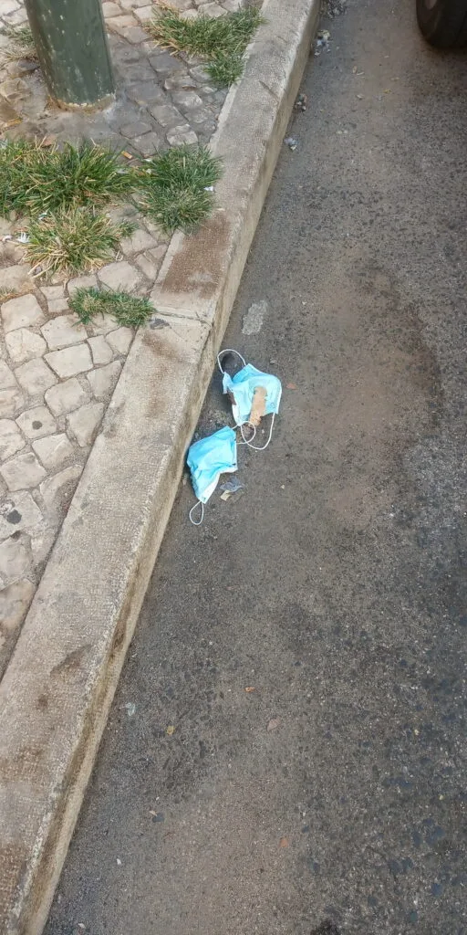 Casalinho de máscaras