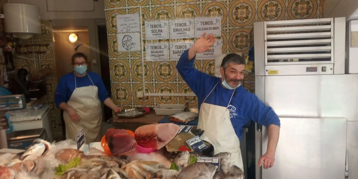 Ir à Peixaria Sá & Filhos na Penha de França é um luxo