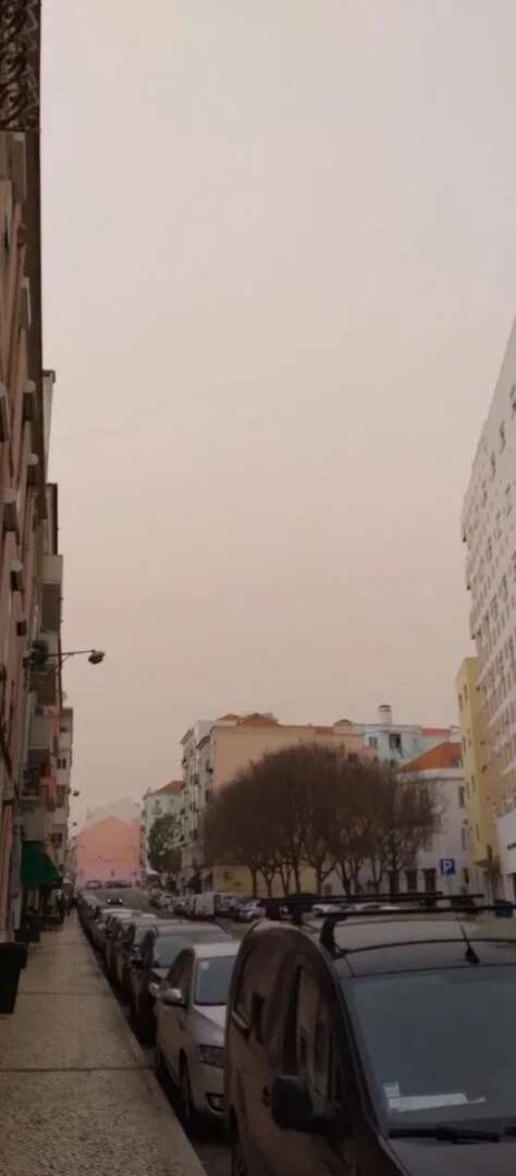 Céu de Lisboa amarelo