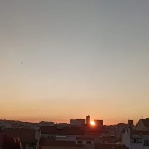 Pôr do sol entre o Sheraton e o FPM41, paisagem para reflexões